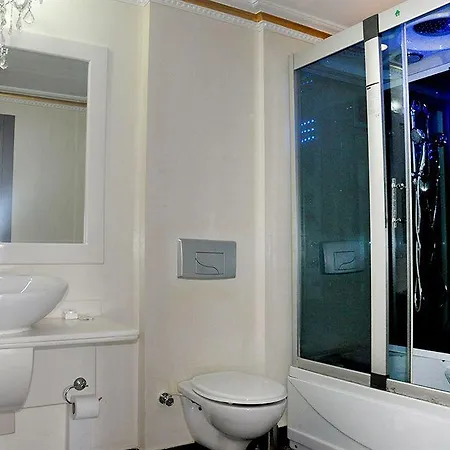 Hettie Hotel