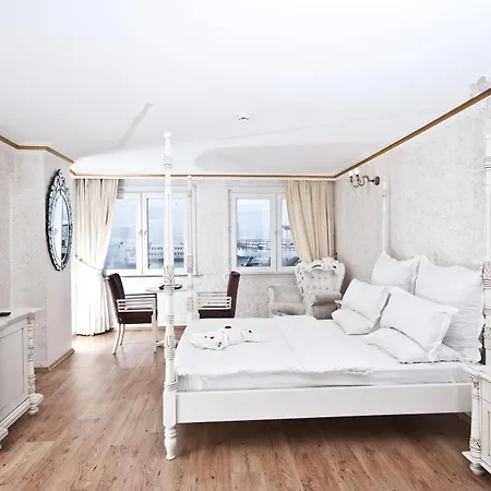 Hettie Hotel 2*
