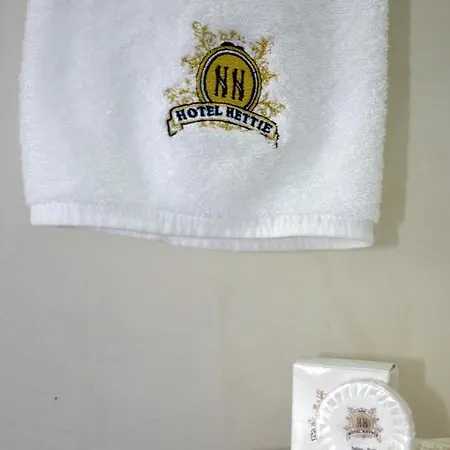 Hettie Hotel 2*
