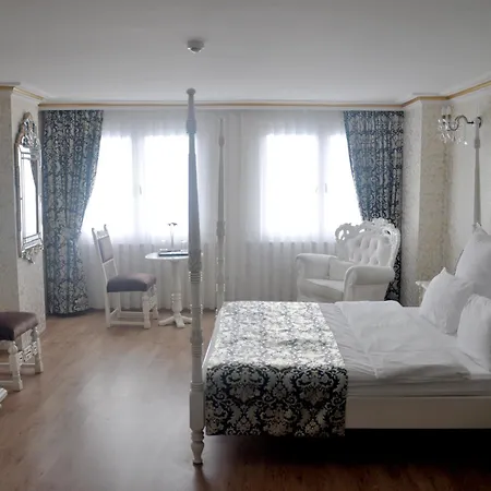 Hettie Hotel 2*