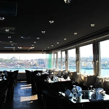 Hettie Istanbul